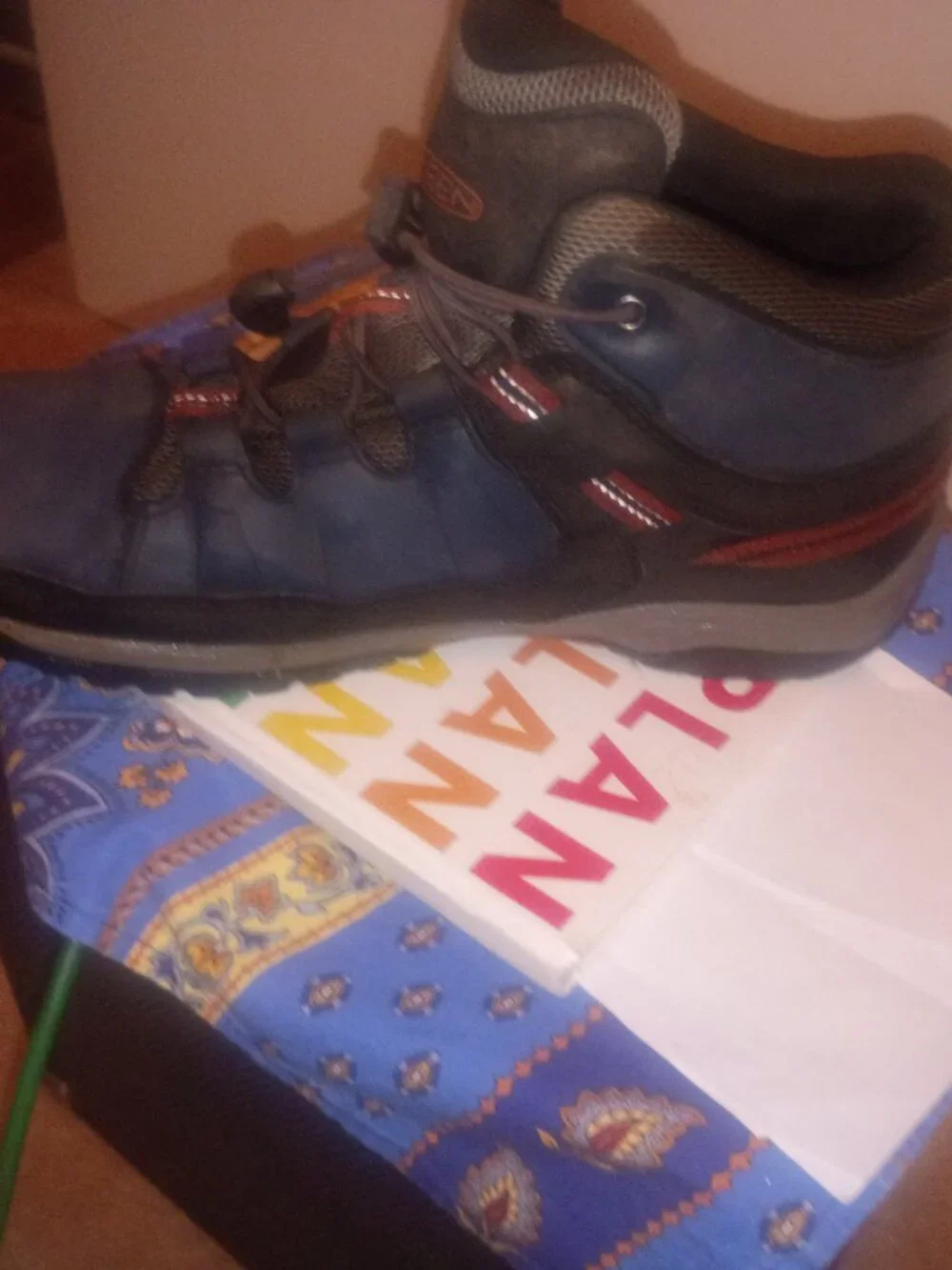 Men's Sized 6 Hiking Boots*** Great Quality**